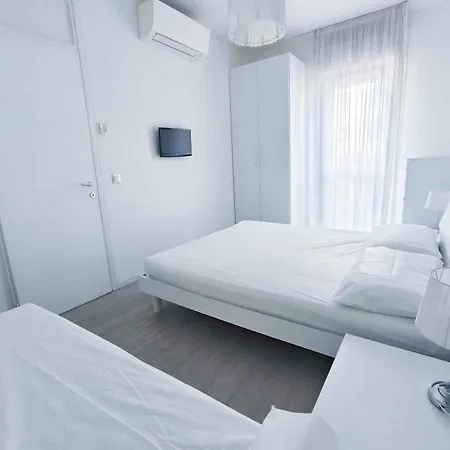 Apartment In 25174 *